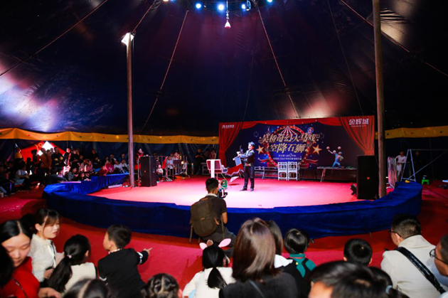 石獅·金輝城營(yíng)銷中心開(kāi)放現(xiàn)場(chǎng)