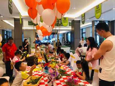 金輝·優(yōu)步學(xué)府美好集市活動(dòng)現(xiàn)場(chǎng)